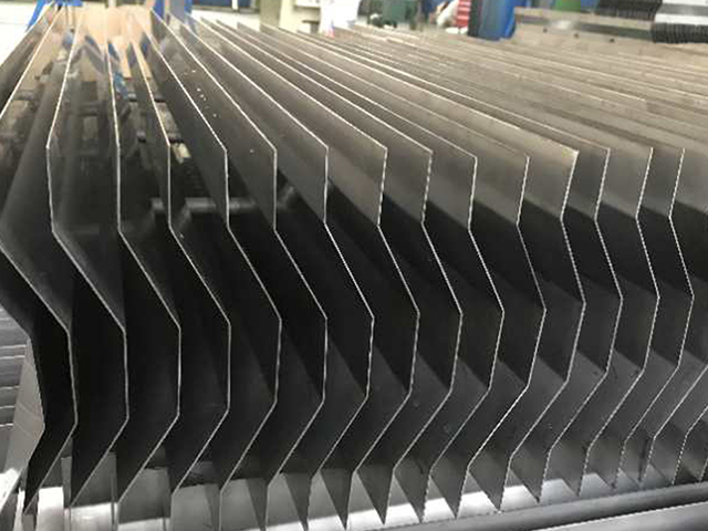 折流板除雾器：高效分离，守护工艺纯净与设备安全